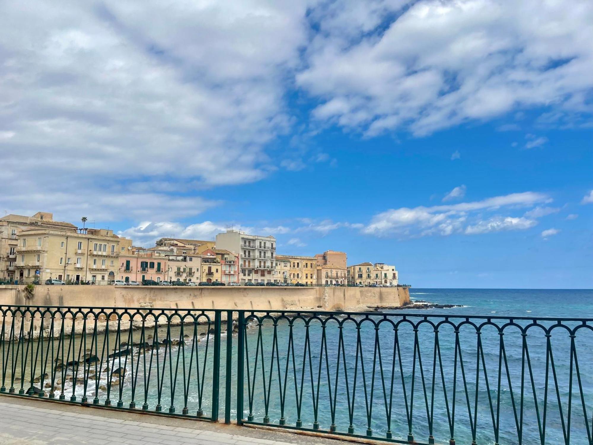 Villa Santa Barbara أفولا المظهر الخارجي الصورة